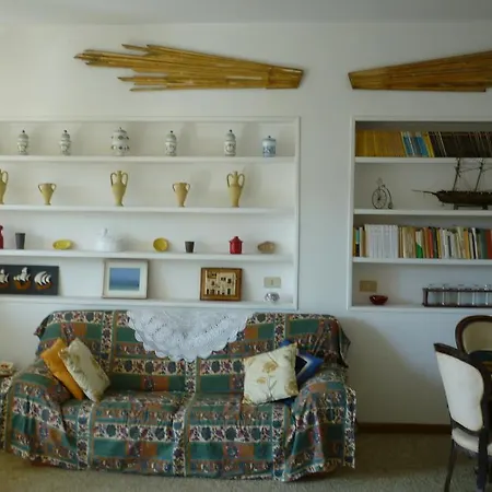 Nautilus Apartment *